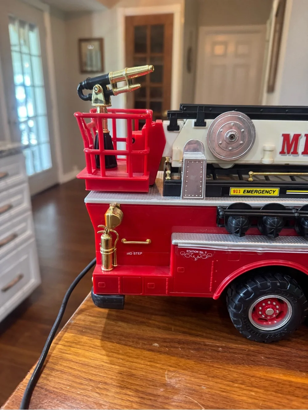 Vtg New Bright Wire Remote Control Metro Fire Truck 1990  Vintage Works 26.6